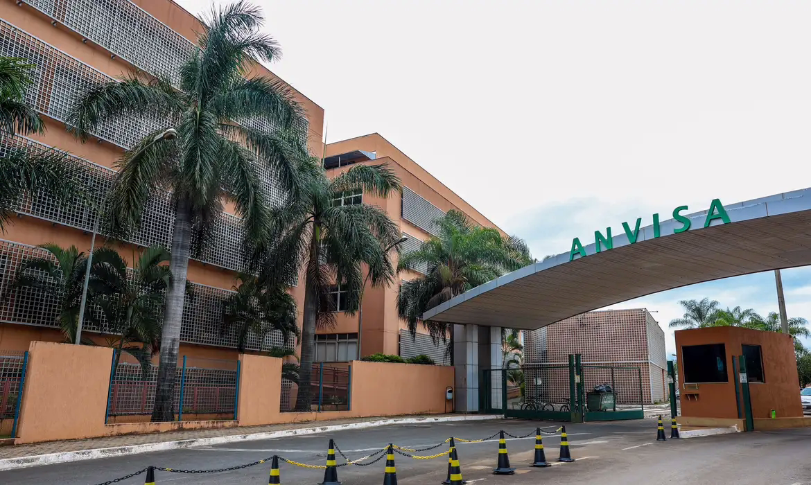 Medida atinge os injetáveis Polycid e fosfato de clindamicina.