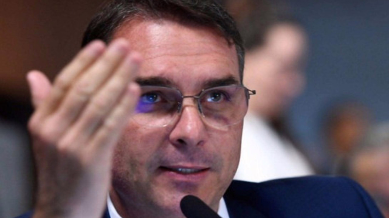 Na avaliação da campanha de Flávio, não há como apostar a eleição deste ano no caso Master diante da volatilidade dos escândalos