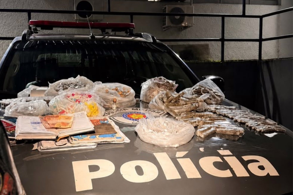 Homem é preso pela PM com 2,6 mil porções de drogas no Jardim Pararangaba, em São José dos Campos