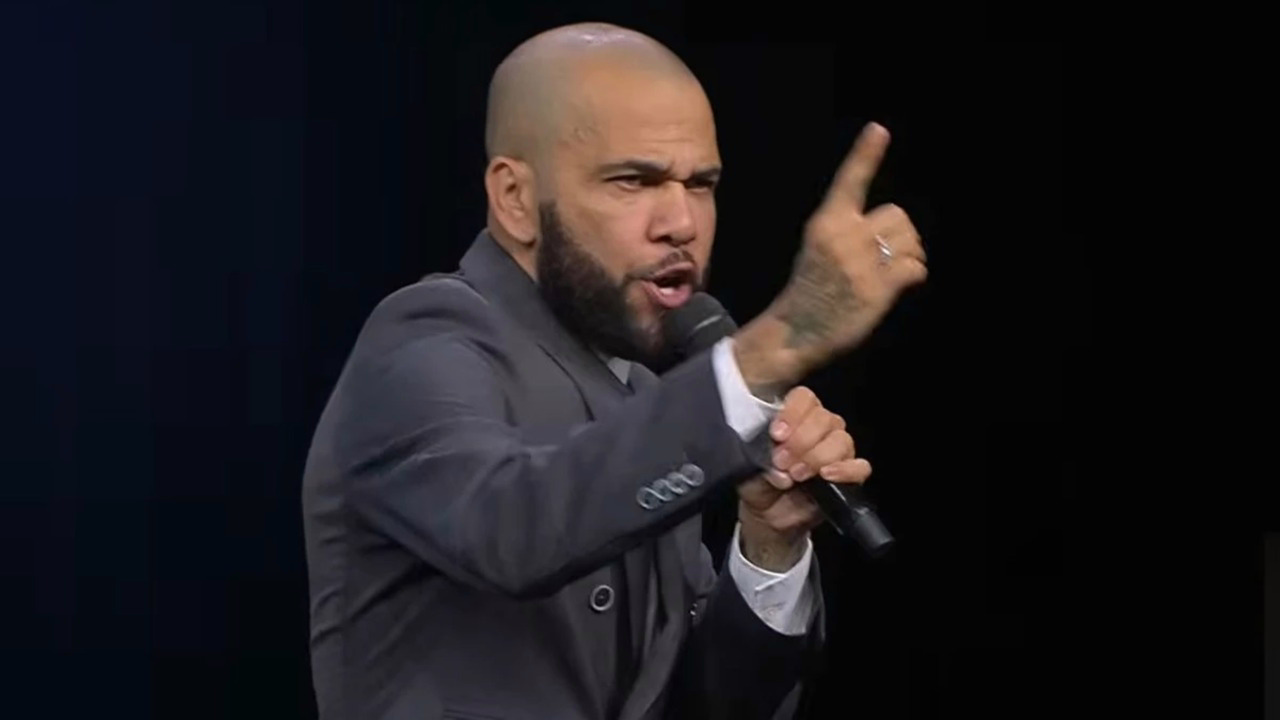 Daniel Alves prega na Guatemala