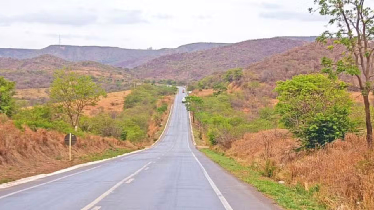 BR-251, no Norte de Minas Gerais