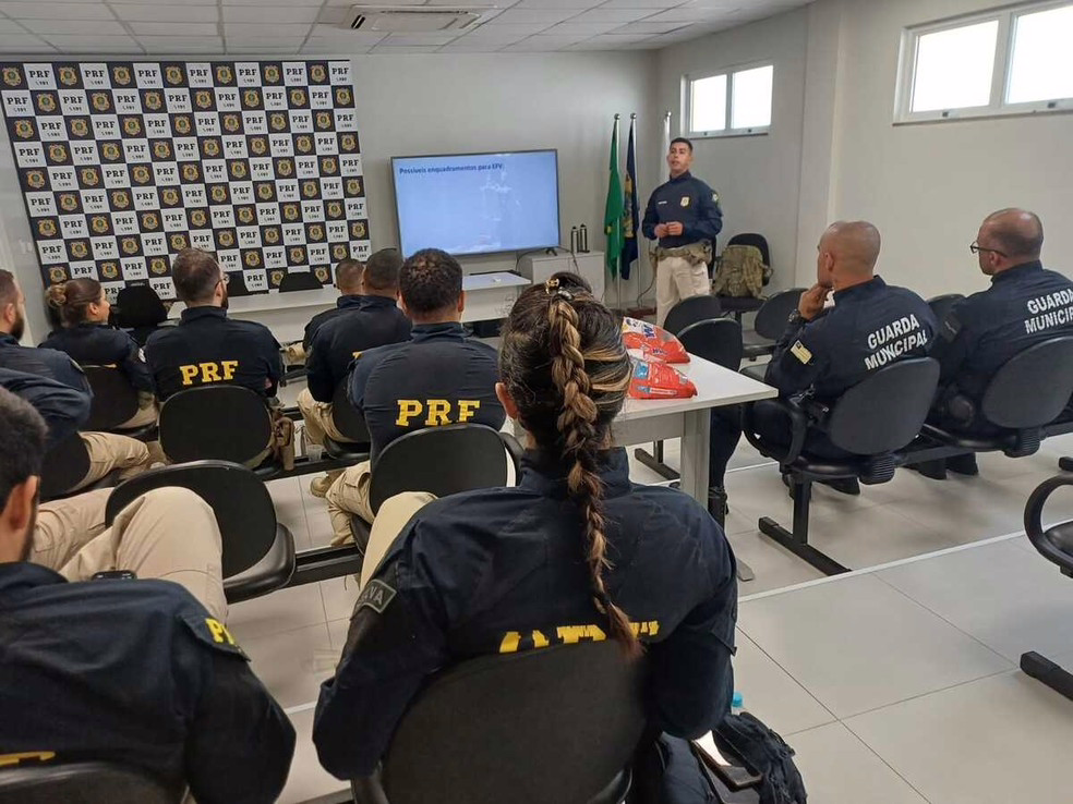 PRF promoveu treinamento para combater fraudes veiculares na Via Dutra