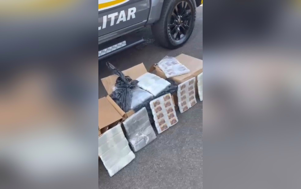 Motorista de caminhão é detido com 88 kg de maconha na SP-280, em Porangaba