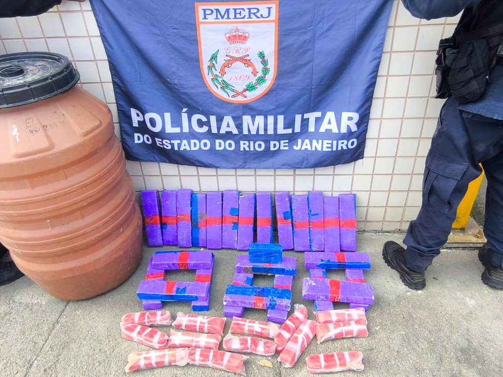 Polícia Militar apreende 25 quilos de drogas em Paraty