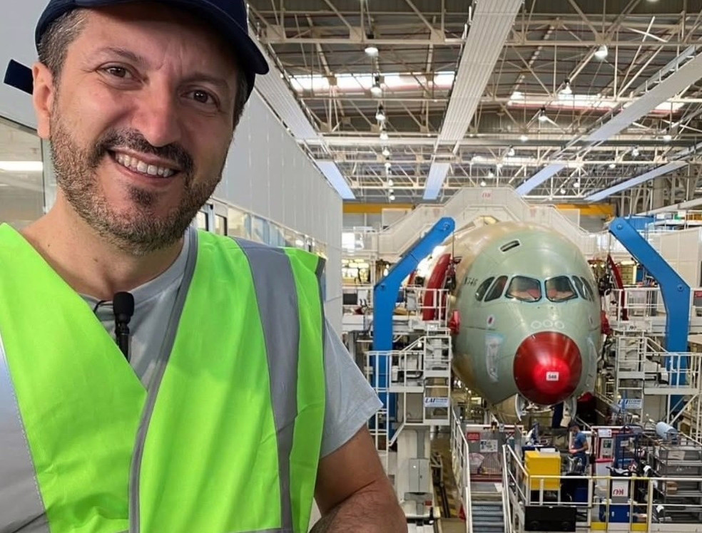 Conhecido profissionalmente como Lito Sousa, o piloto Joselito Geraldo de Sousa, de 59 anos, está entre os principais influenciadores brasileiros especializados em aviação