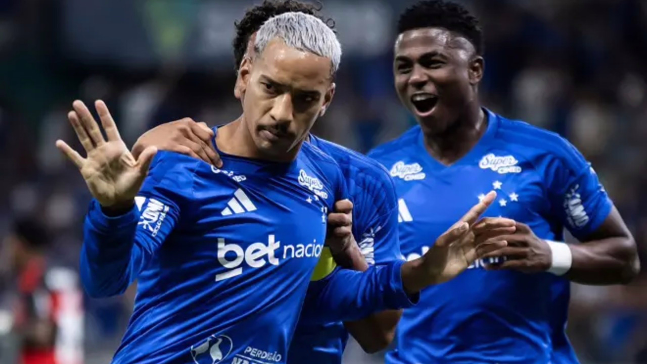 Matheus Pereira comemora gol da vitória do Cruzeiro contra o Flamengo