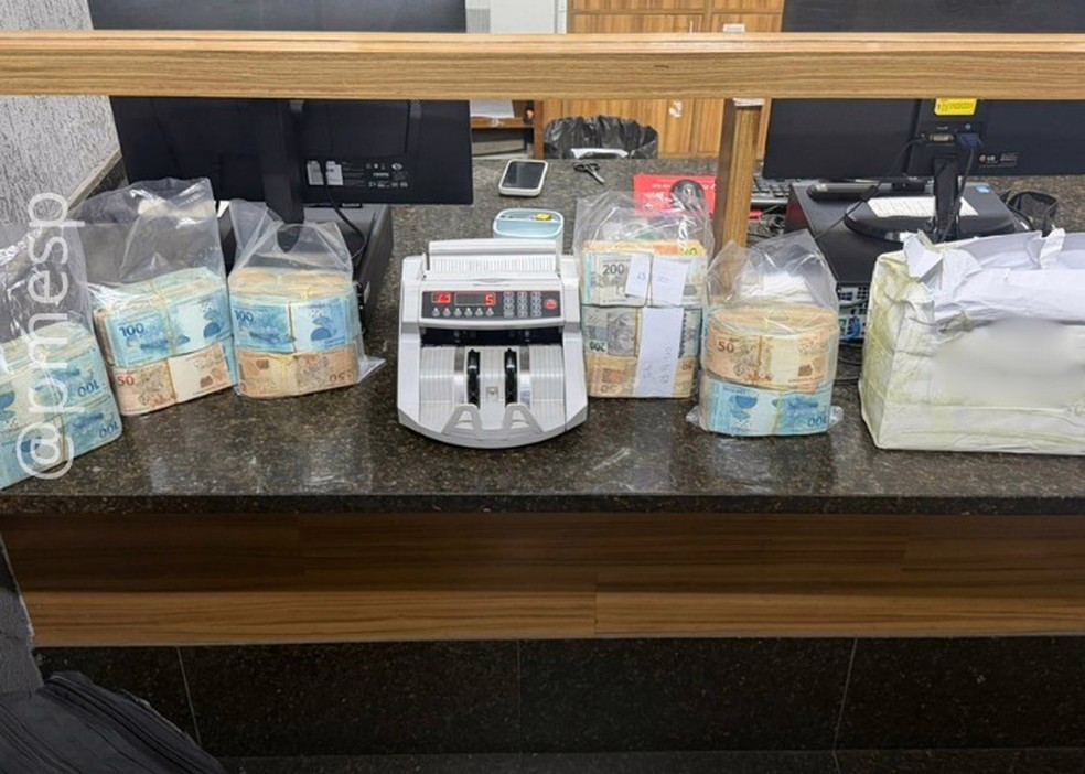 PM localiza R$ 500 mil dentro de uma caixa de chocolates