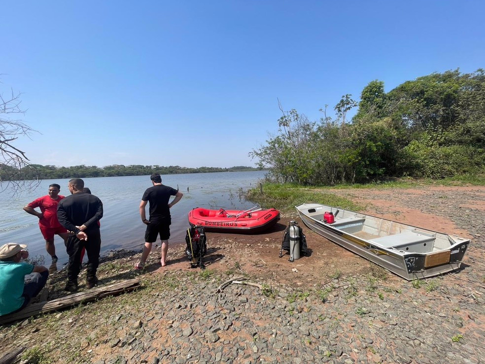 Pescador está desaparecido após jangada virar em represa de Casa Branca (SP)