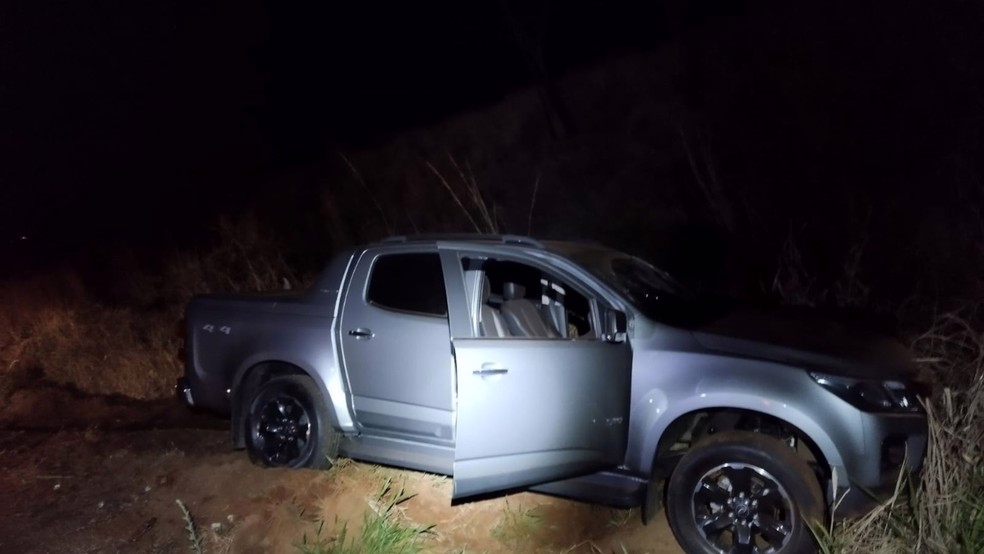 Caminhonete teria trafegado pela contramão, segundo a Polícia Civil