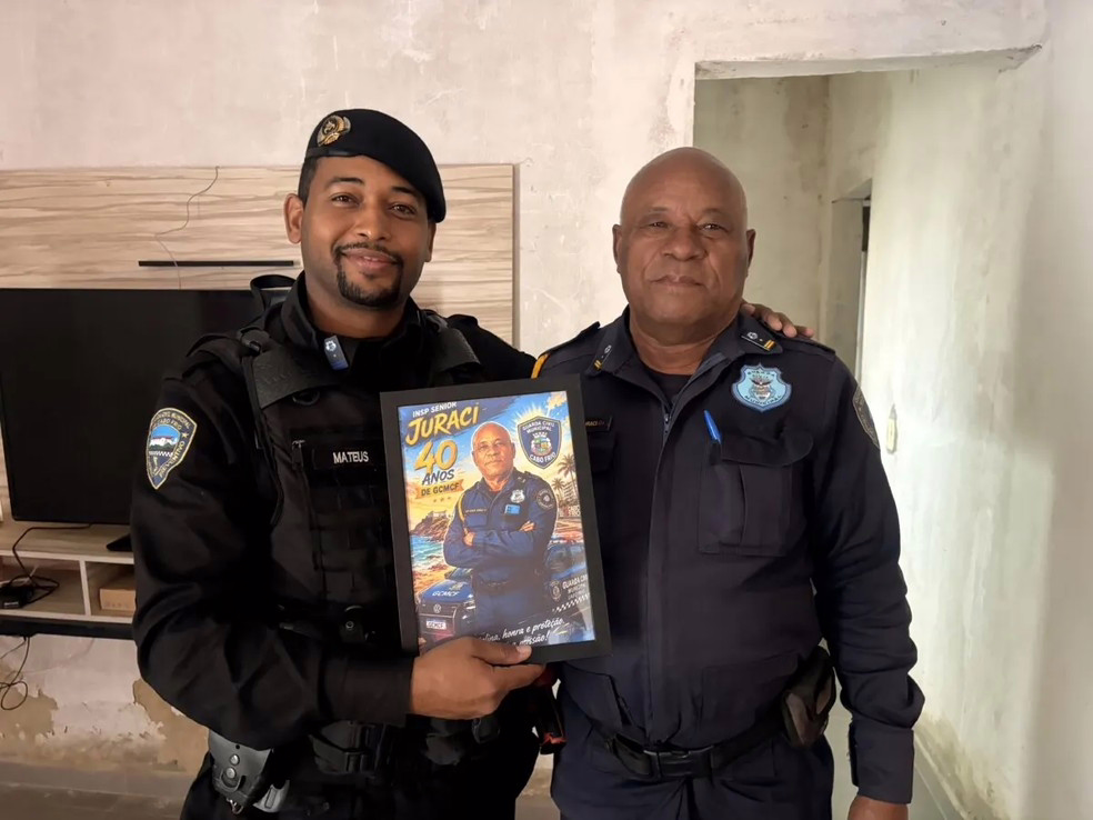 Juraci de Oliveira Gonçalves foi homenageado ao se aposentar da Guarda Municipal de Cabo Frio, após 40 anos de serviço