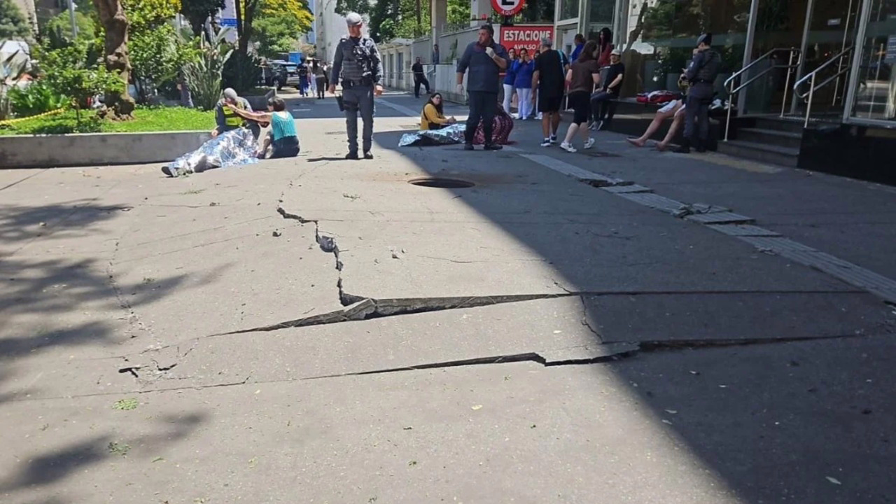 Explosão em galeria subterrânea na Avenida Paulista deixa três feridos em São Paulo