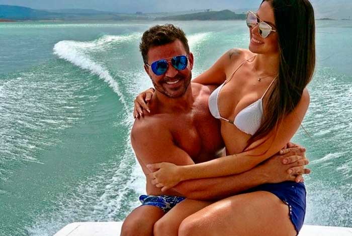 Eduardo Costa e a ex-noiva, Victoria Villarim - Reprodução Internet