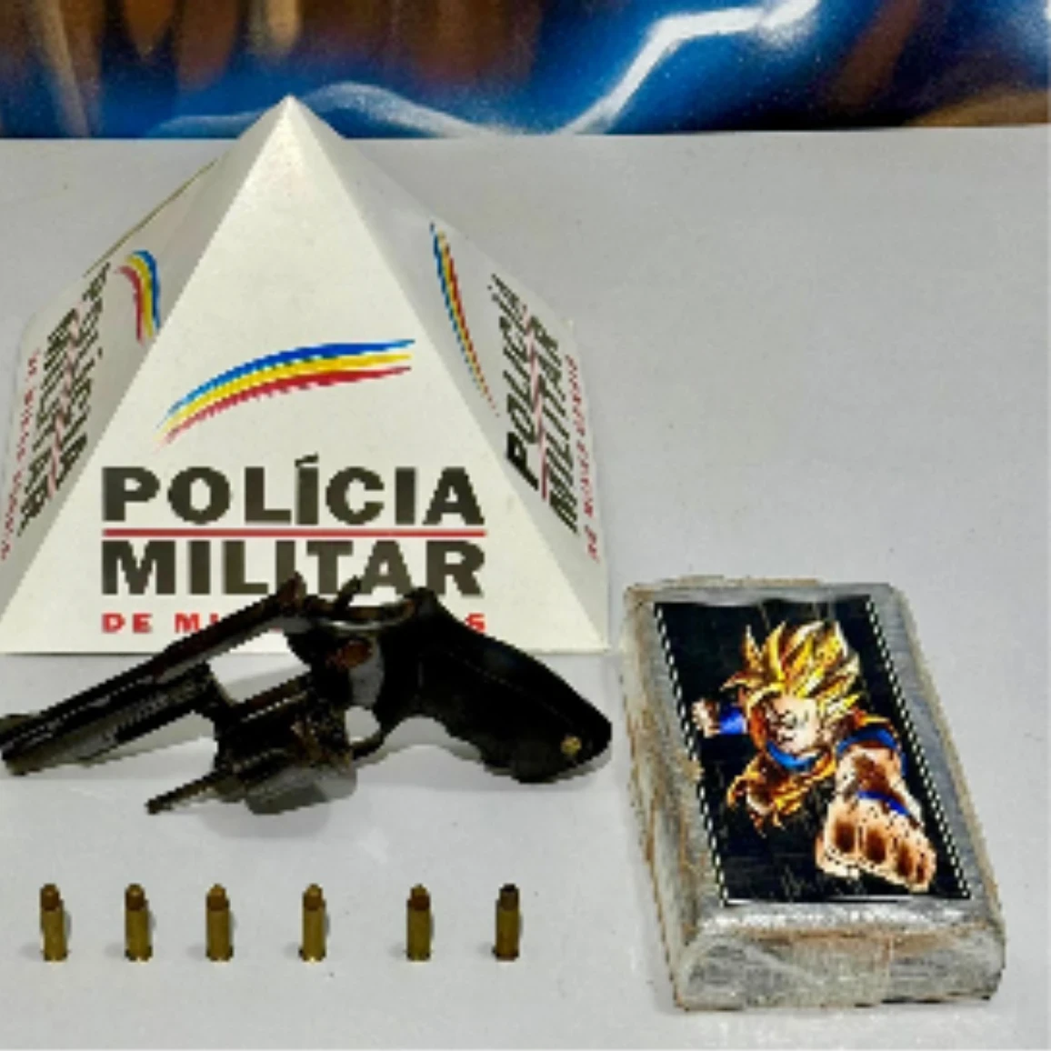 Adolescente é apreendido com drogas e arma em Ipatinga