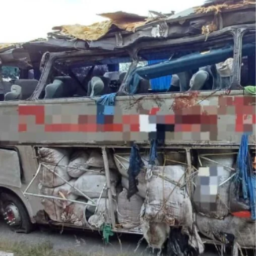 Acidente de ônibus deixa 15 mortos na BR-423, em Pernambuco