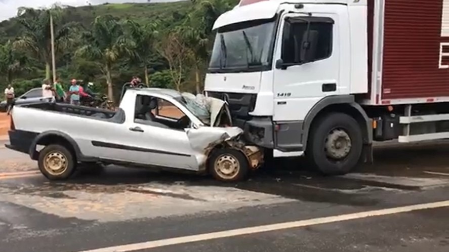 Acidente frontal na BR-116