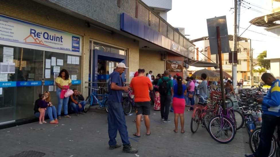 Fila nas agências da Caixa em Ipatinga