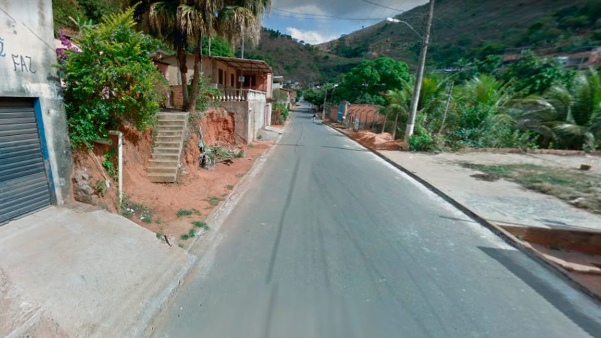 rua Caramuru, no bairro Caladinho de Cima, em Coronel Fabriciano-MG