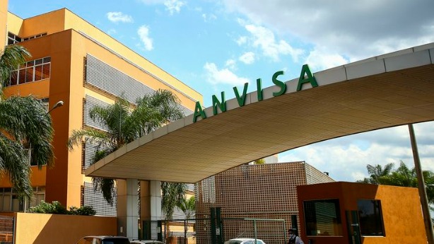 Anvisa divulga guia para registro de uso emergencial