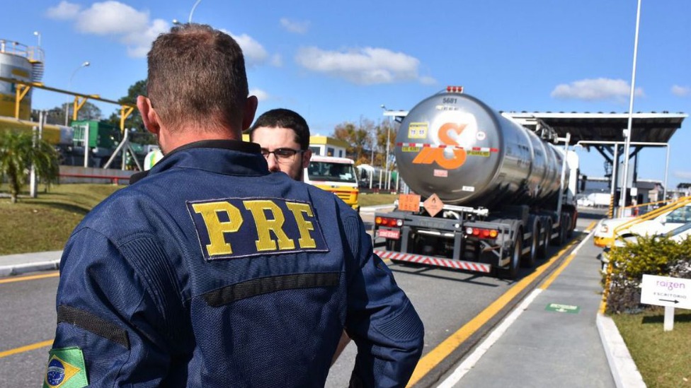 agentes da prf