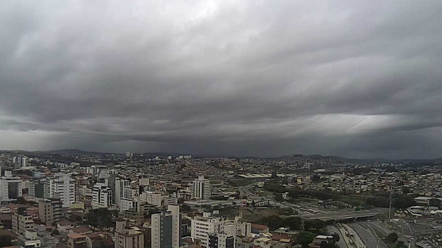 Chuva pode ser forte e existe risco de queda de granizo