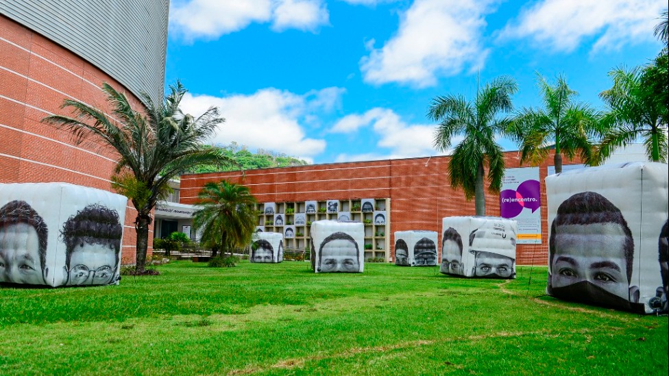 Exposição “Olha pra mim” encerra no próximo sábado em Ipatinga