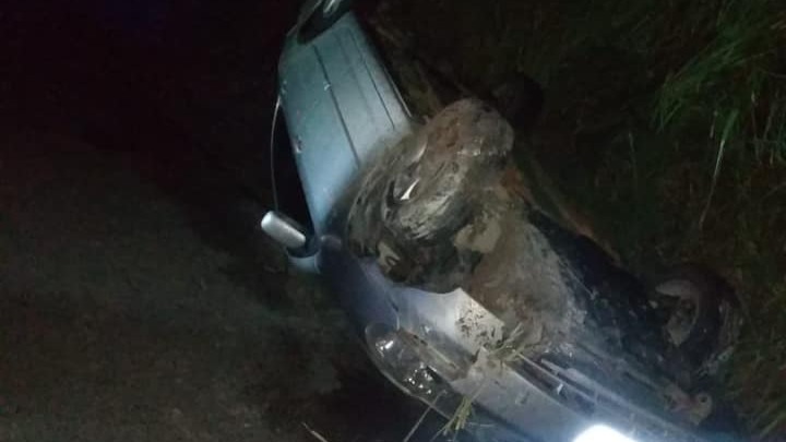 Carro batido na BR-116