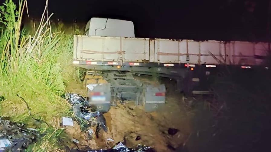 carro destruido