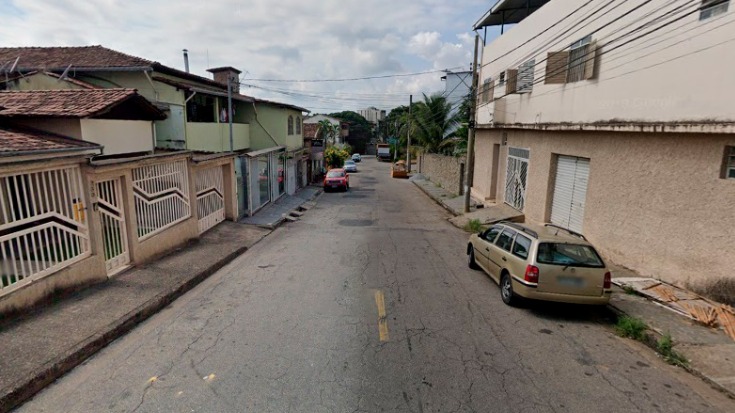  rua  Cambebas, bairro Iguaçu, em Ipatinga-MG
