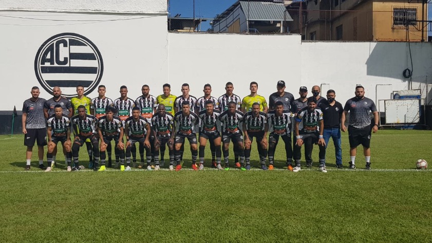 jogo de futebol