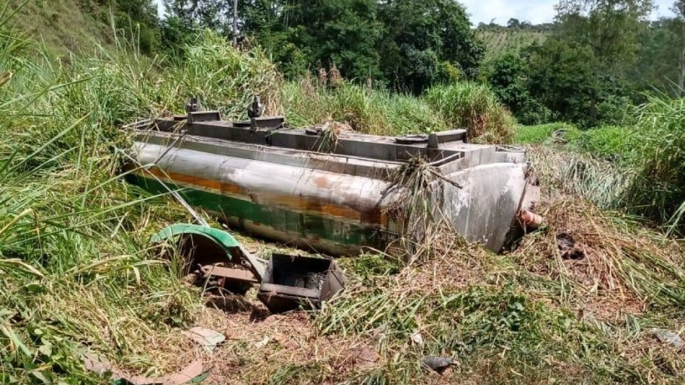 Carreta tomba BR-381