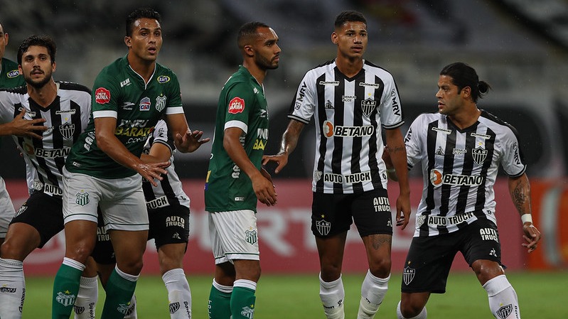 Galo goleira o Uberlândia e retoma liderança do Mineiro