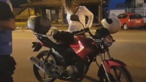 Mulher presa