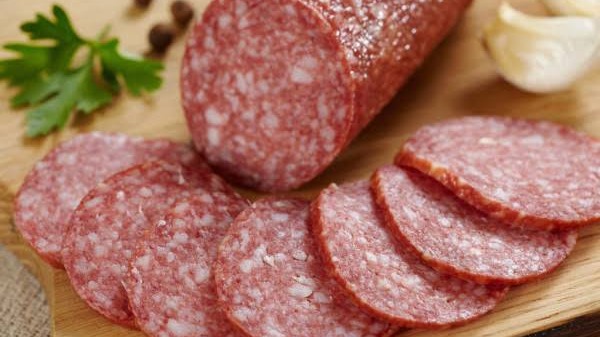 Adolescente esfaqueia a irmã por causa de um pedaço de salame no Leste de Minas