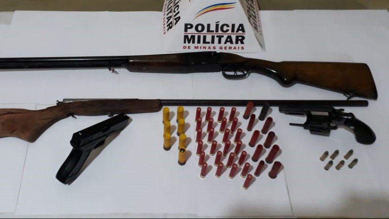 PM encontra armas, munições e prende três indivíduos em Timóteo