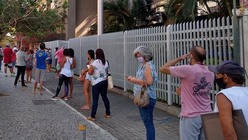 Desemprego mantém recorde de 14,7% no trimestre encerrado em abril