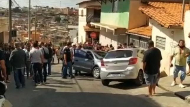 Bala perdida atinge de raspão cabeça de motorista de app na Grande BH