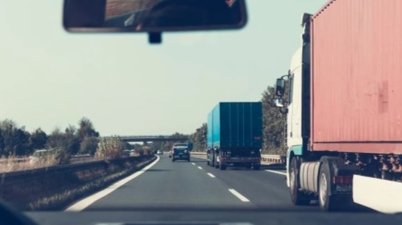 Motorista sem exame toxicológico será multado em R$ 1.467,35 a partir desta quinta em todo o país