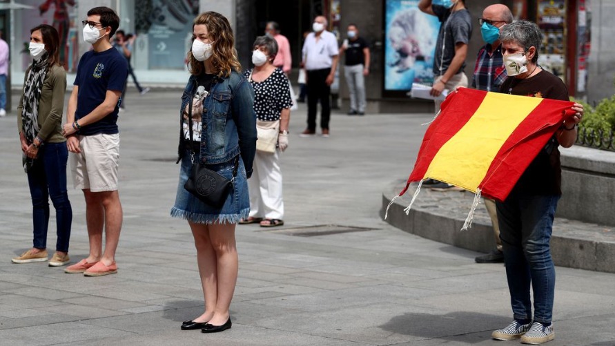 Disparada de infecções entre jovens eleva casos de covid-19 na Espanha
