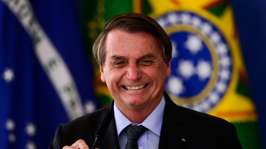 Bolsonaro barra acesso mais fácil de pacientes com câncer a remédios via planos de saúde