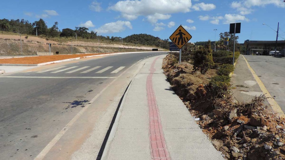 BR-381 recebe construção de passeios públicos em Nova União 