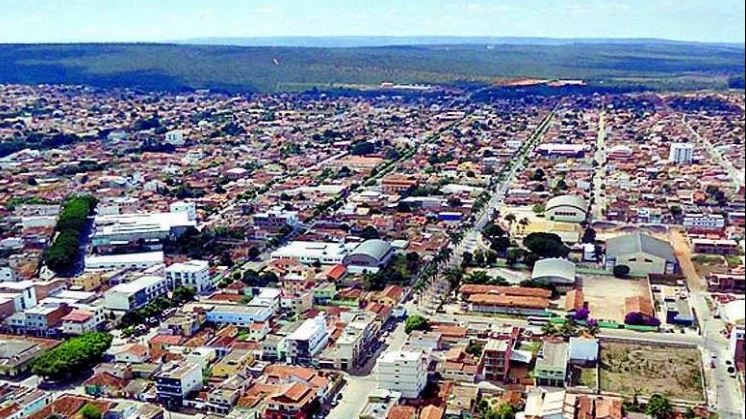 Mãe é presa após tentar matar as duas filhas com golpes de cadeado e faca em Minas