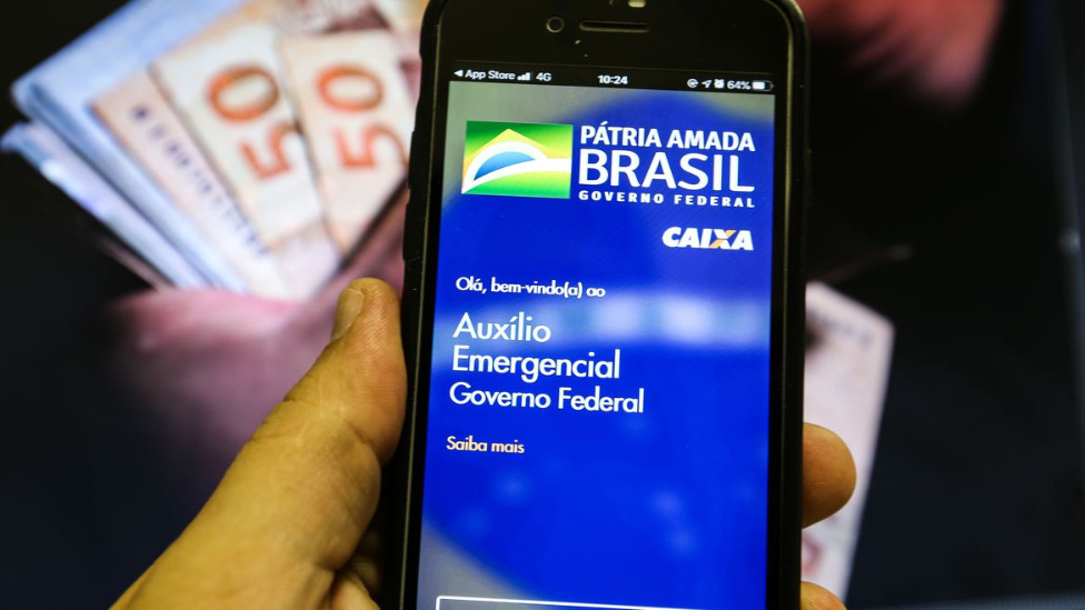 Trabalhadores nascidos em outubro podem sacar auxílio emergencial