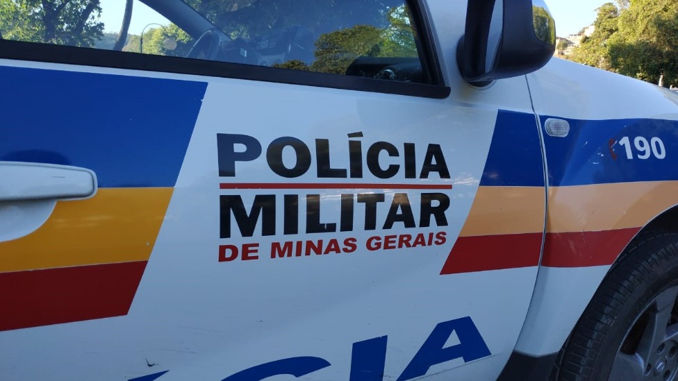 Mulher flagra companheiro mostrando vídeo pornográfico para criança e o denuncia por agressão em Timóteo