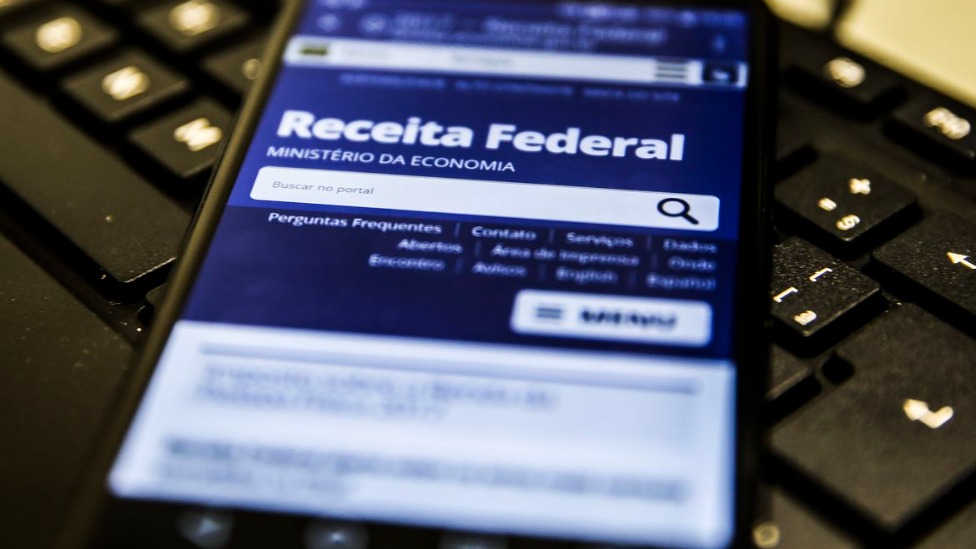Receita Federal paga hoje lote residual de restituições do IRPF 2021