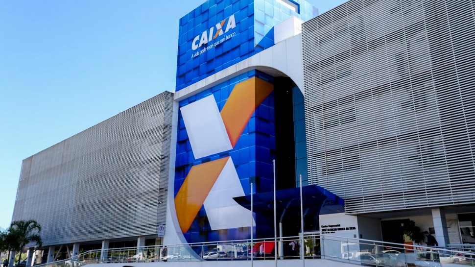 Trabalhadores nascidos em abril podem sacar auxílio emergencial