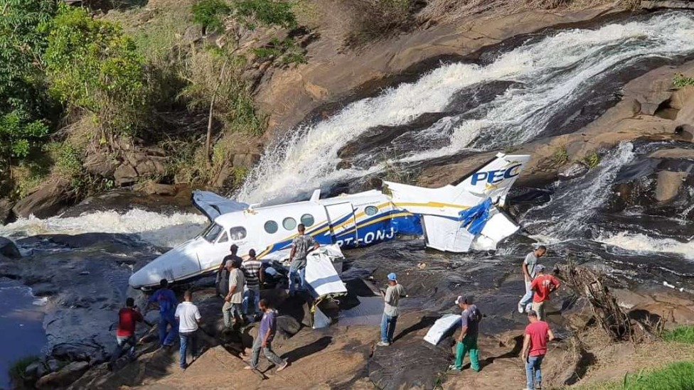 Uma pessoa morre em queda de avião com Marília Mendonça em Caratinga