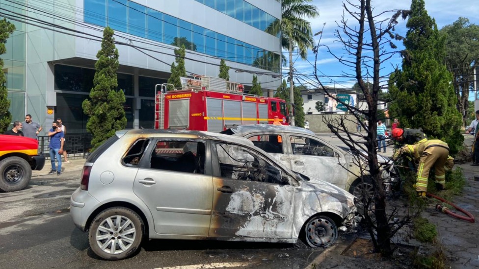 Carro queimados