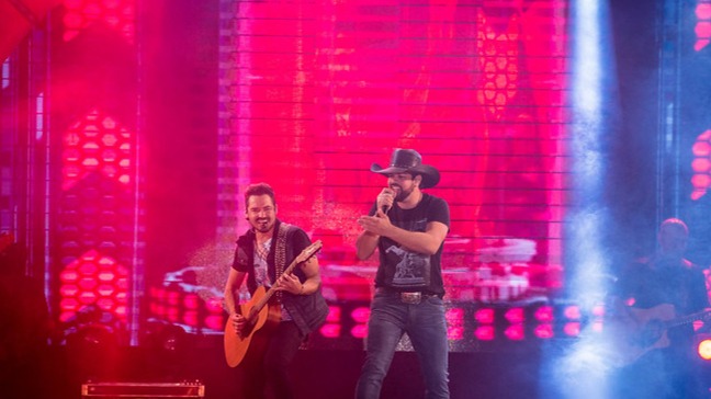 Dupla Fernando e Sorocaba durante apresentação. Foto: Cadu Fernandes.