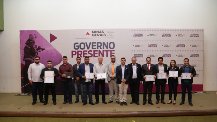 Prefeitos da RMVA e Colar Metropolitano receberam o Selo de Integração Metropolitana. Foto: ASCOM.