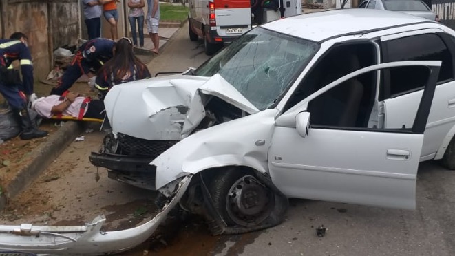 carro acidentado